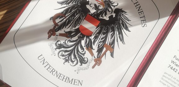 Urkunde mit österreichischem Bundesadler