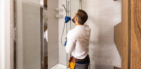 Badrenovierung leicht gemacht: So planen Sie Ihr Traumbad mit moderner Haustechnik
